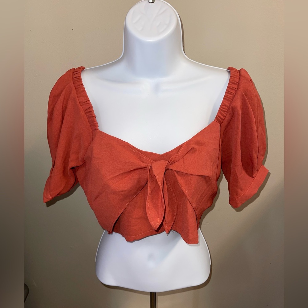 Essue Burnt Orange Short Sleeve Cold Shoulder Crop Top - size Small